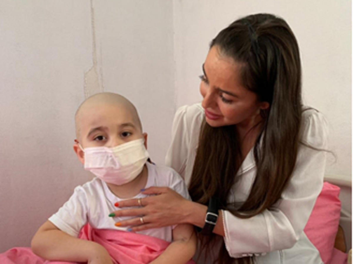 Вице-президент Фонда Гейдара Алиева Лейла Алиева посетила НИИ гематологии и трансфузиологии в Баку (ФОТО)