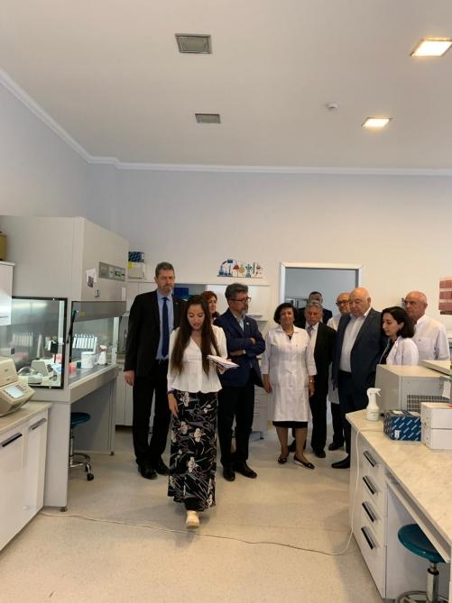 Вице-президент Фонда Гейдара Алиева Лейла Алиева посетила НИИ гематологии и трансфузиологии в Баку (ФОТО)