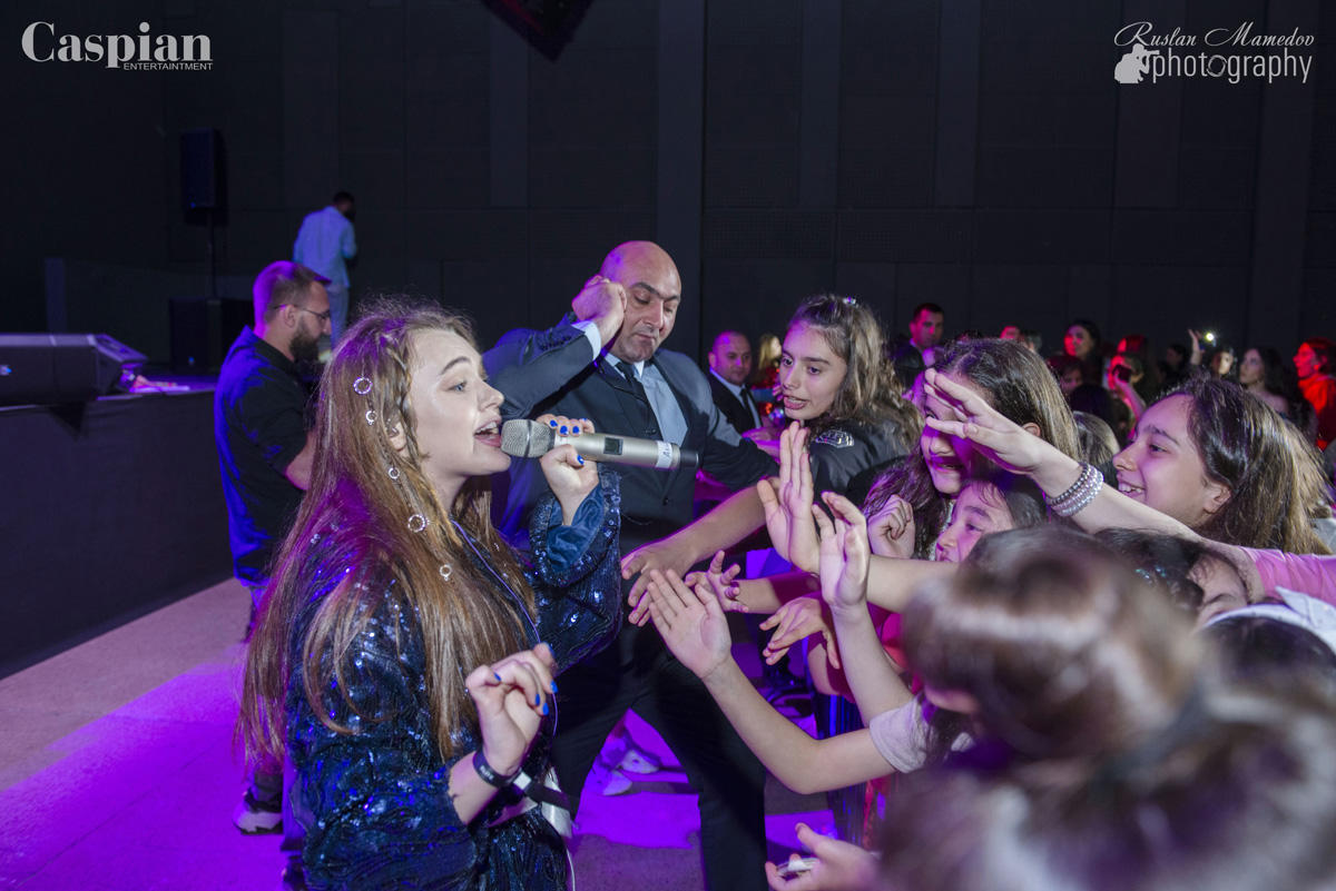 Волшебное шоу Open Kids  в Баку (ФОТО)