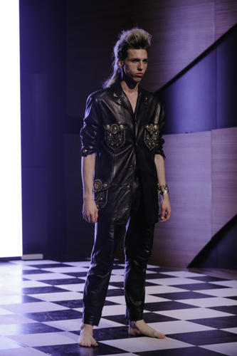 Baku Fashion Expo 2019 – от коллекции Versace до скетча в режиме виртуальной реальности (ВИДЕО, ФОТО)