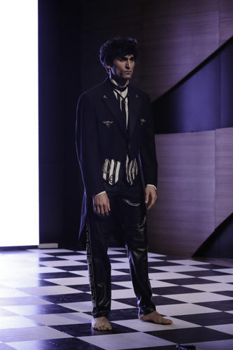 Baku Fashion Expo 2019 – от коллекции Versace до скетча в режиме виртуальной реальности (ВИДЕО, ФОТО)