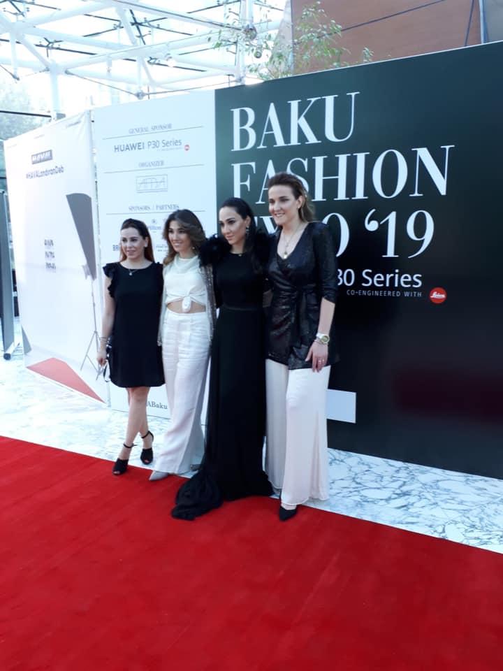Baku Fashion Expo 2019 – от коллекции Versace до скетча в режиме виртуальной реальности (ВИДЕО, ФОТО)