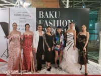 Baku Fashion Expo 2019 – от коллекции Versace до скетча в режиме виртуальной реальности (ВИДЕО, ФОТО)
