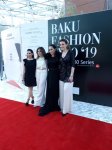 Baku Fashion Expo 2019 – от коллекции Versace до скетча в режиме виртуальной реальности (ВИДЕО, ФОТО)