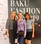 Baku Fashion Expo 2019 – от коллекции Versace до скетча в режиме виртуальной реальности (ВИДЕО, ФОТО)