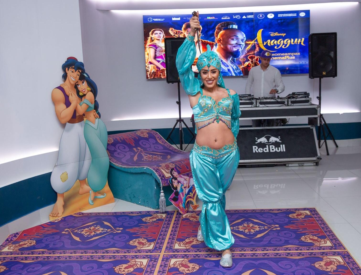 Уилл Смит как джинн исполнил желания азербайджанцев (ВИДЕО, ФОТО)