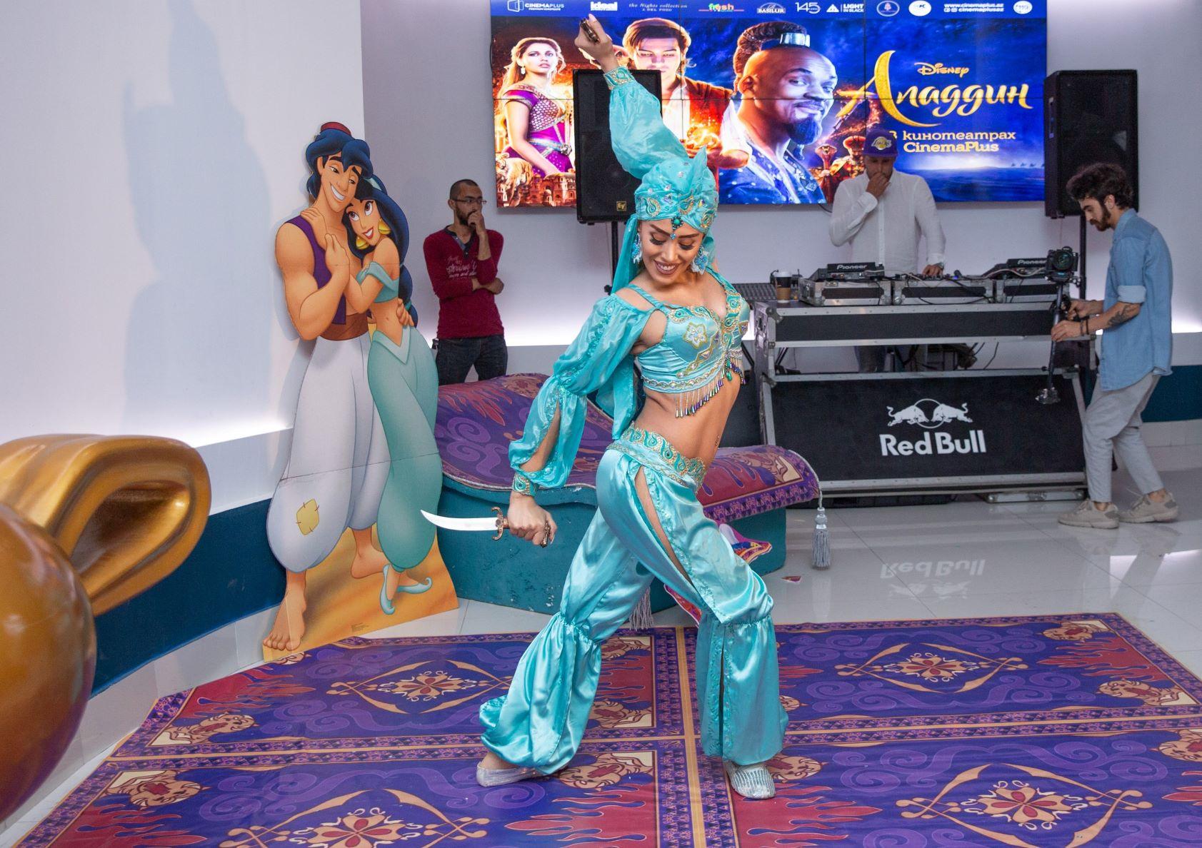 Уилл Смит как джинн исполнил желания азербайджанцев (ВИДЕО, ФОТО)