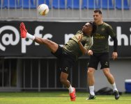 Месут Озиль и "Арсенал" провели первую тренировку в Баку (ФОТО)