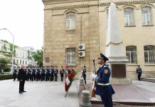 Президент Ильхам Алиев посетил памятник, установленный в честь Азербайджанской Демократической Республики (ФОТО)