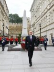 Президент Ильхам Алиев посетил памятник, установленный в честь Азербайджанской Демократической Республики (ФОТО)