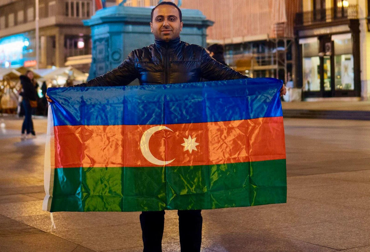 Все на финал "Челси" и "Арсенал" с флагами Азербайджана!