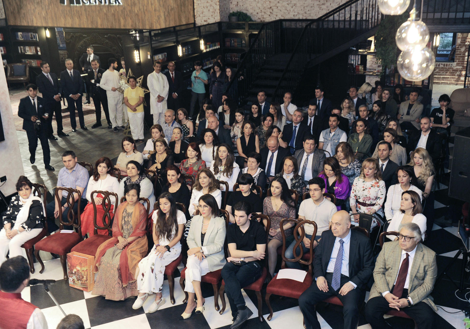 Вице-президент Фонда Гейдара Алиева Лейла Алиева приняла участие на презентации книги под названием "Йога и сила мысли" (ФОТО)