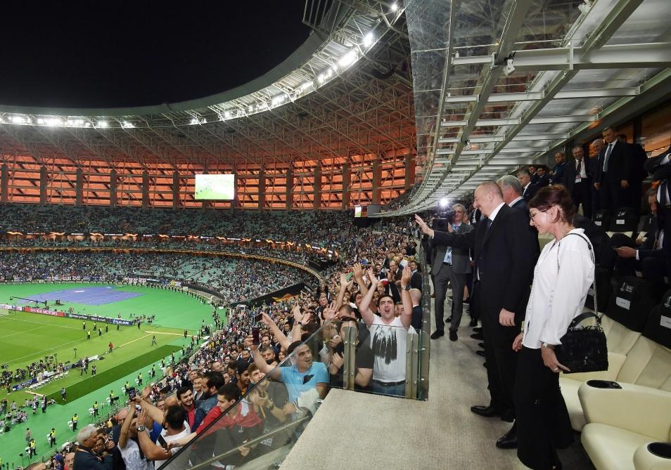 Президент Ильхам Алиев и Первая леди Мехрибан Алиева наблюдали за финалом Лиги Европы УЕФА на Бакинском олимпийском стадионе (ФОТО)