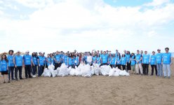 Вице-президент Фонда Гейдара Алиева Лейла Алиева приняла участие в акции по очищению побережья в Бинагадинском районе (ФОТО)