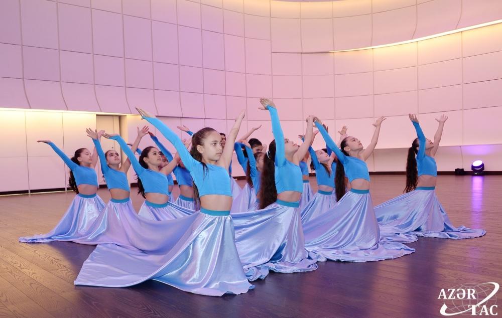 Вице-президент Фонда Гейдара Алиева Лейла Алиева приняла участие в I Фестиваль культуры аутизма для детей с синдромом аутизма (ФОТО)