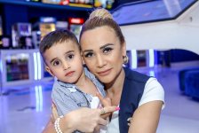 В Баку появилась веселая ферма – звездная корова, крутой бычок и странная курица  (ВИДЕО, ФОТО)