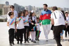 Гимн Азербайджана – 100-лет! Поют Эльнур Мамедов и дети (ВИДЕО, ФОТО)