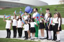 Гимн Азербайджана – 100-лет! Поют Эльнур Мамедов и дети (ВИДЕО, ФОТО)