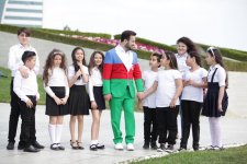 Гимн Азербайджана – 100-лет! Поют Эльнур Мамедов и дети (ВИДЕО, ФОТО)