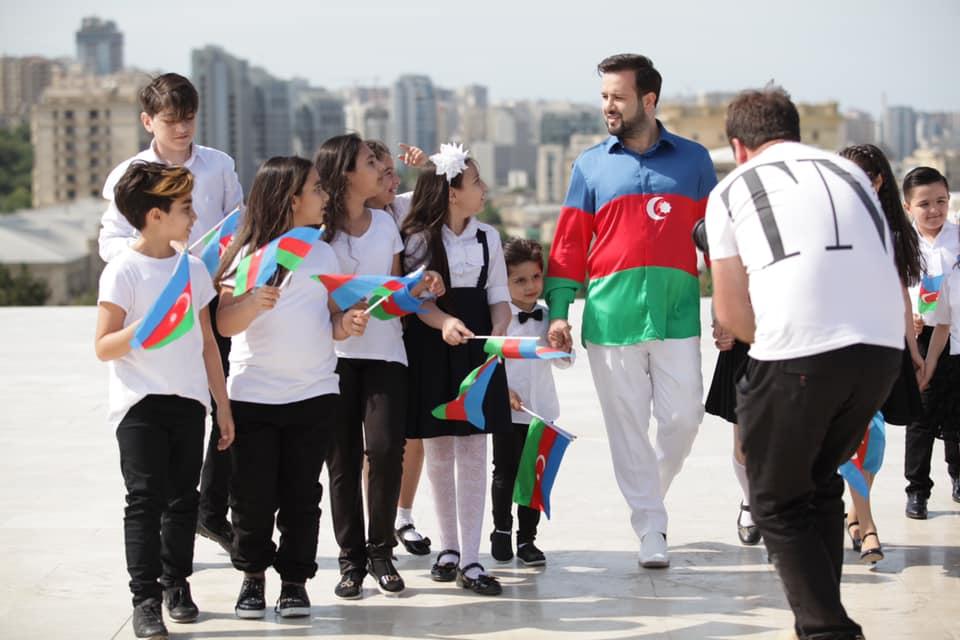 Гимн Азербайджана – 100-лет! Поют Эльнур Мамедов и дети (ВИДЕО, ФОТО)