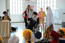 Азербайджанские дети-паралимпийцы в сказках народов мира (ФОТО)