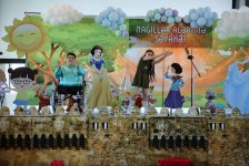 Азербайджанские дети-паралимпийцы в сказках народов мира (ФОТО)