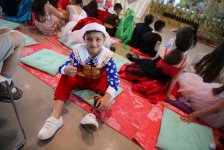 Азербайджанские дети-паралимпийцы в сказках народов мира (ФОТО)