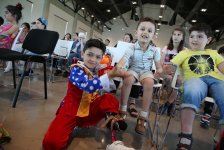 Азербайджанские дети-паралимпийцы в сказках народов мира (ФОТО)