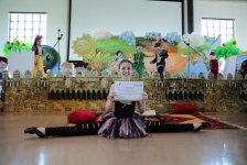 Азербайджанские дети-паралимпийцы в сказках народов мира (ФОТО)