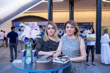 "Натуральный" Элтон Джон открыл летний сезон в Баку (ВИДЕО, ФОТО)