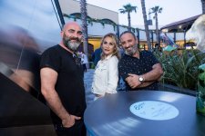 "Натуральный" Элтон Джон открыл летний сезон в Баку (ВИДЕО, ФОТО)