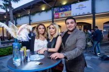 "Натуральный" Элтон Джон открыл летний сезон в Баку (ВИДЕО, ФОТО)