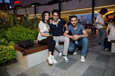 "Натуральный" Элтон Джон открыл летний сезон в Баку (ВИДЕО, ФОТО)