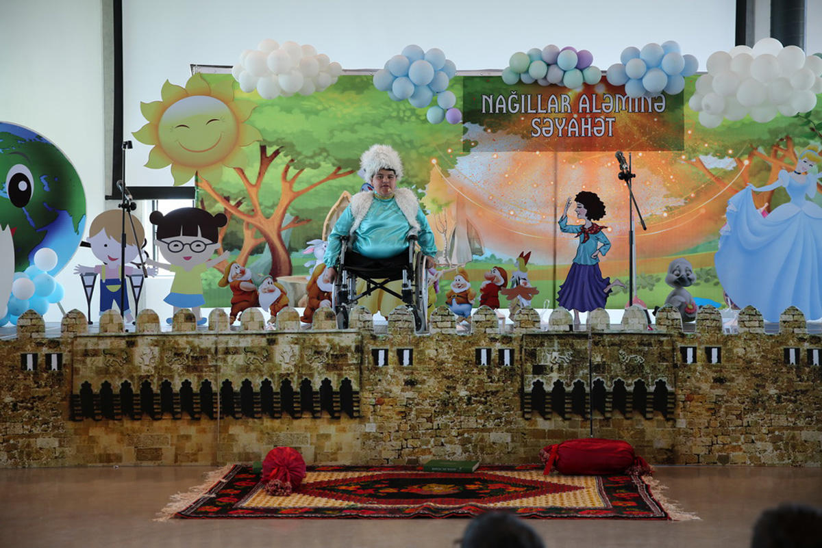 Азербайджанские дети-паралимпийцы в сказках народов мира (ФОТО)