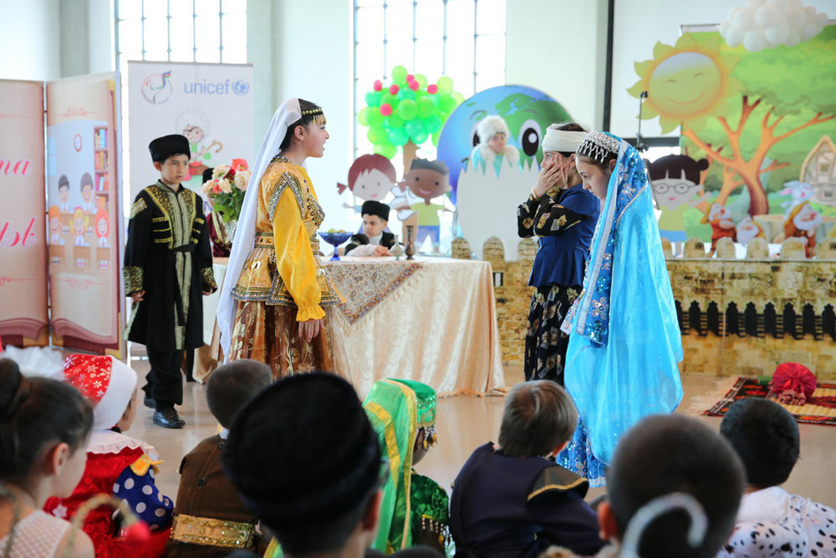 Азербайджанские дети-паралимпийцы в сказках народов мира (ФОТО)