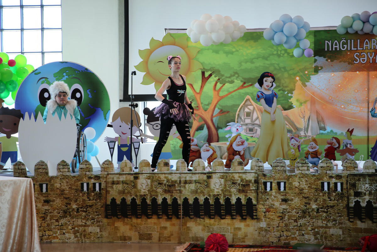 Азербайджанские дети-паралимпийцы в сказках народов мира (ФОТО)