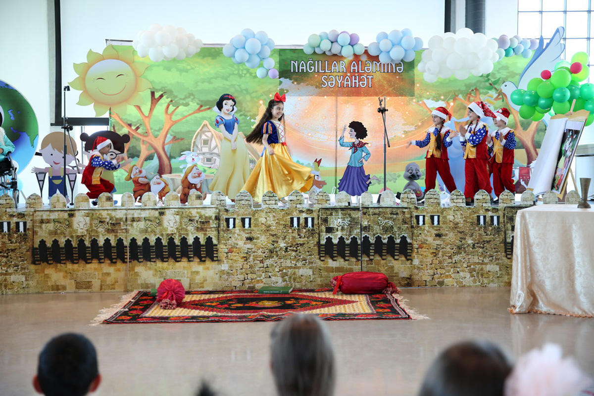 Азербайджанские дети-паралимпийцы в сказках народов мира (ФОТО)