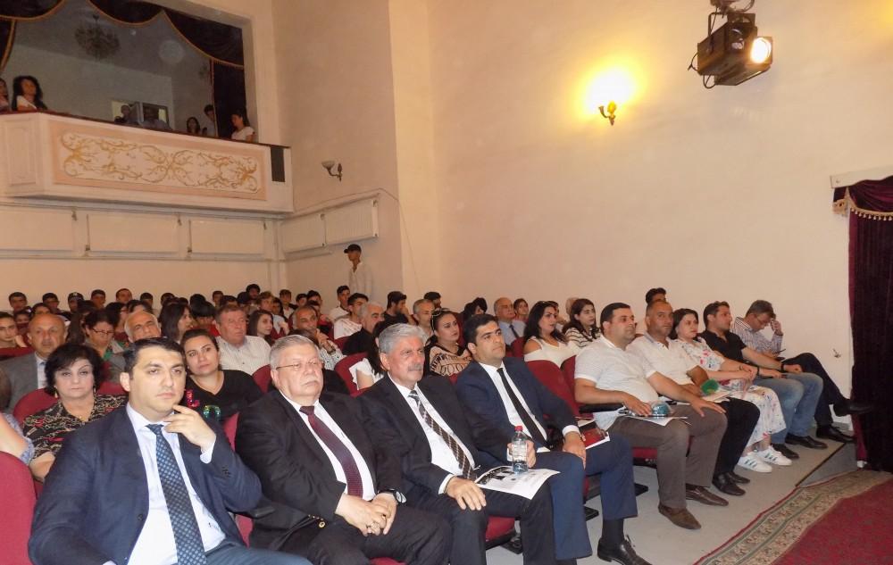 Театральный праздник в Лянкяране (ФОТО)