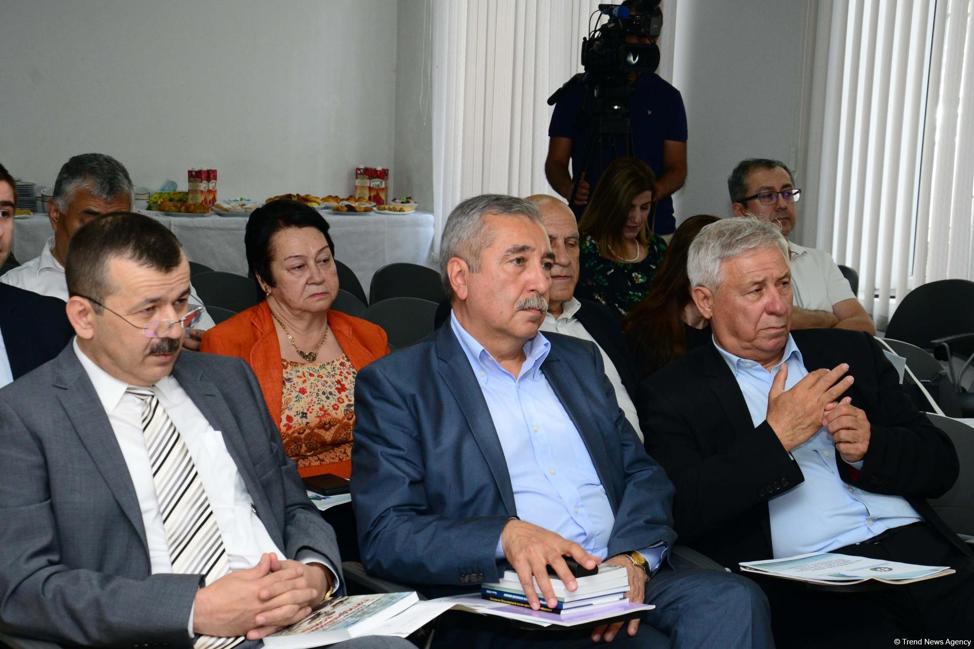 В Баку обсудили модель мультикультурализма на примере защиты прав и сохранения традиций нацменьшинств в Азербайджане (ФОТО)