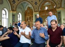 В мечети Тезепир был совершен намаз по случаю праздника Рамазан (ФОТО)