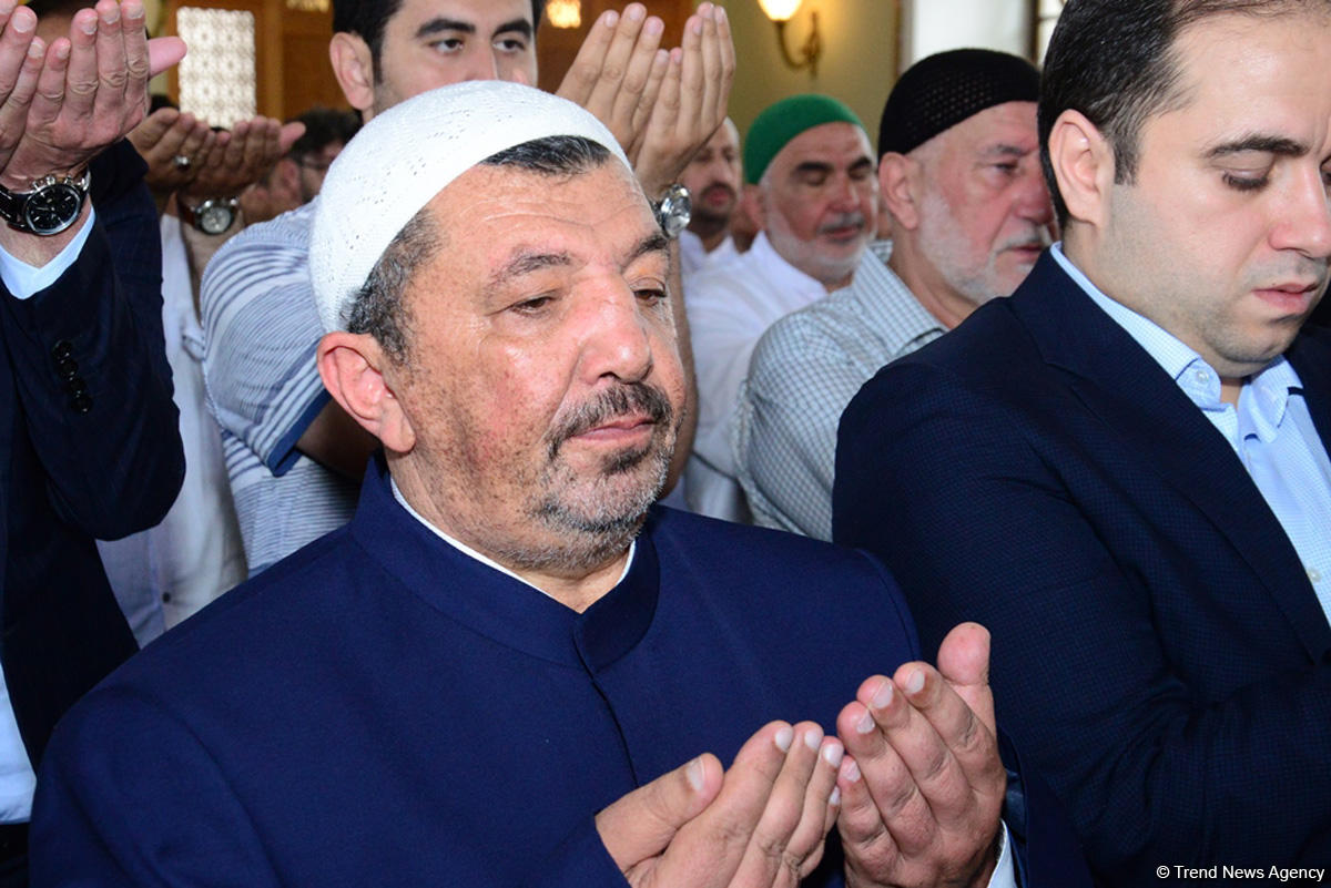 В мечети Тезепир был совершен намаз по случаю праздника Рамазан (ФОТО)