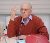 Вместо золочёных ресторанов выбрали кутабную на Бакинском рынке  (ФОТО)