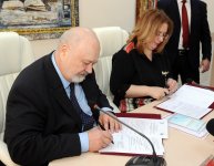 Вместо золочёных ресторанов выбрали кутабную на Бакинском рынке  (ФОТО)