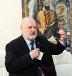 Вместо золочёных ресторанов выбрали кутабную на Бакинском рынке  (ФОТО)