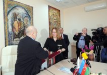 Вместо золочёных ресторанов выбрали кутабную на Бакинском рынке  (ФОТО)