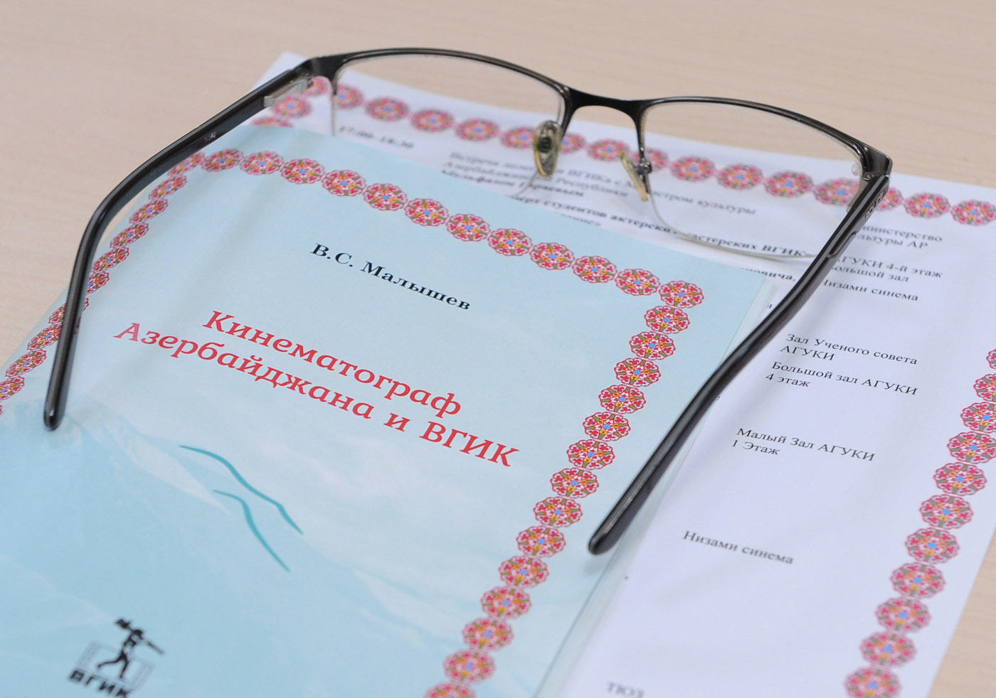 Вместо золочёных ресторанов выбрали кутабную на Бакинском рынке  (ФОТО)