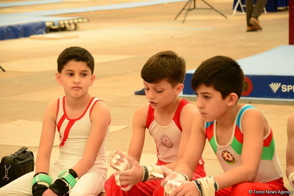 В Баку стартовали соревнования по спортивной и акробатической гимнастике (ФОТО)