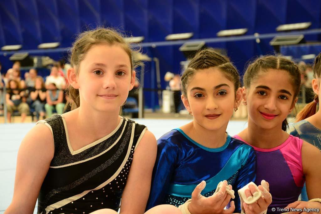 В Баку стартовали соревнования по спортивной и акробатической гимнастике (ФОТО)