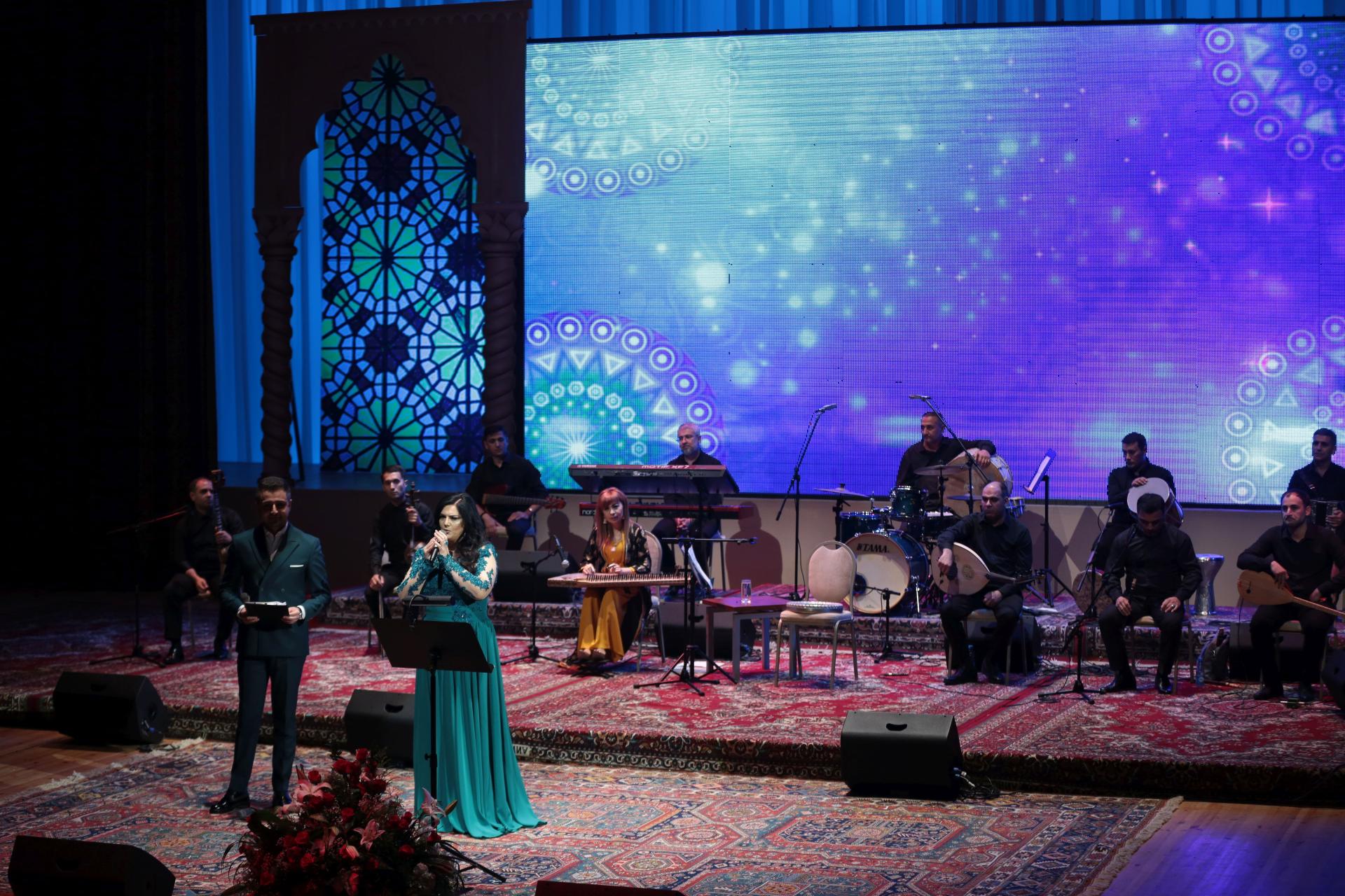 Актриса из фильма "Джавад хан" выступила с концертом (ФОТО)