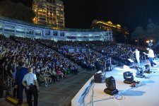 Три жарких вечера с Мири Юсифом - он встал на колени и попросил стать его женой (ВИДЕО, ФОТО)